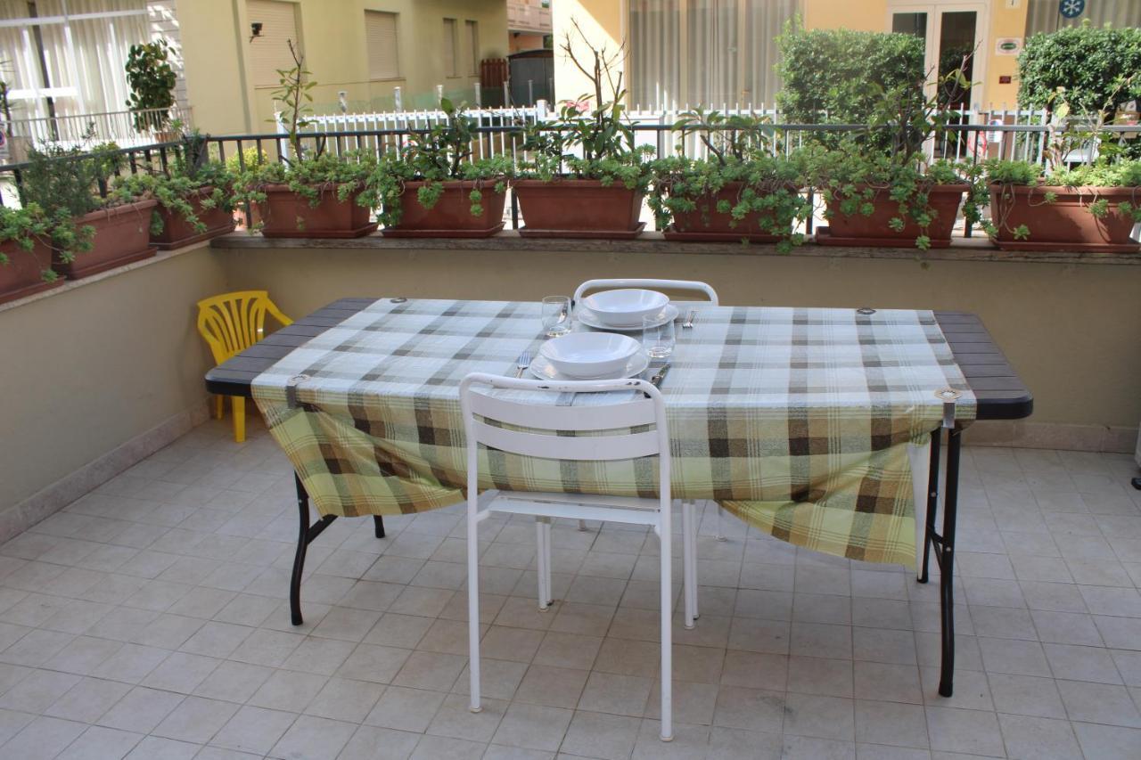 Sea Sweet Home Rimini Exterior photo